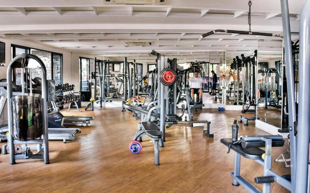 Apto P Ate 5, Perto Da C Estacionamento *